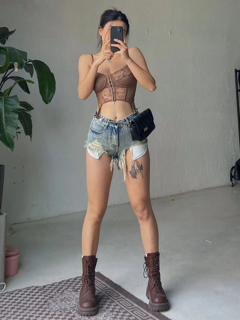 Summer High Waist Ripped Slim Fit Jeans Shorts for Women Distressed Denim Frayed Hem Irregular Fringe Vintage Style